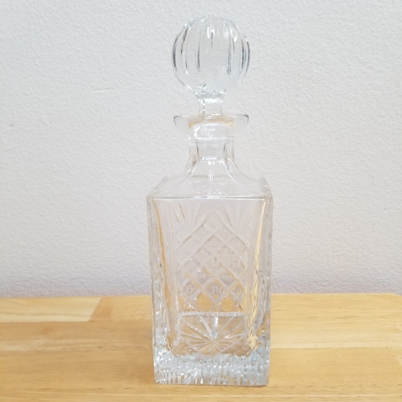 #10037 Vintage Taunton Crystal Engraved Decanter - Picture 2 of 11